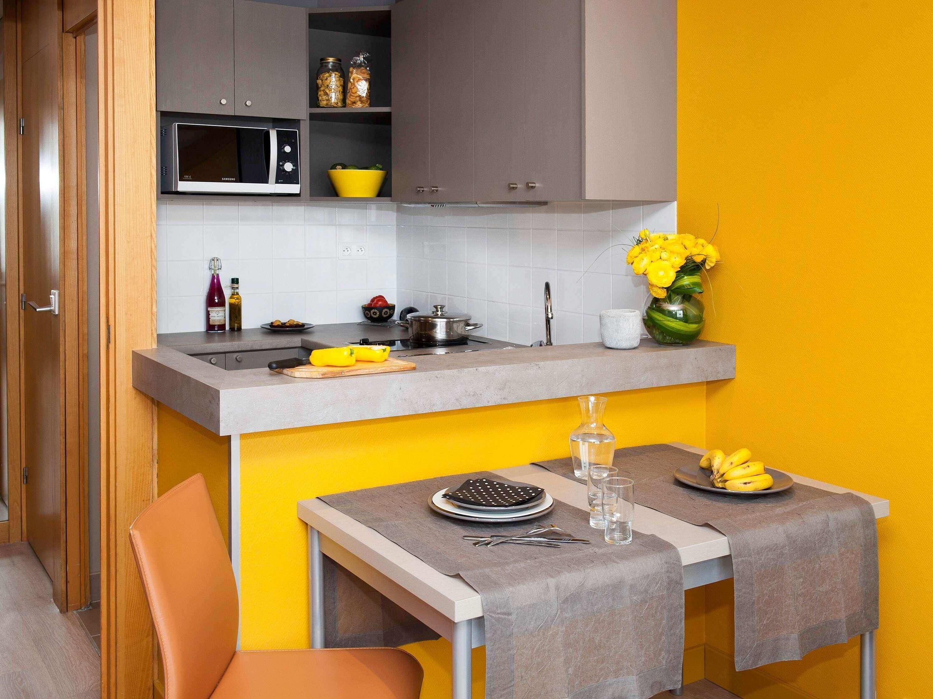 Studio, 1 Double Bed | In-room safe, desk, iron/ironing board, free cribs/infant beds