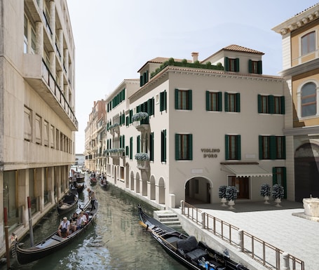 Außenbereich. Violino D’Oro Venezia