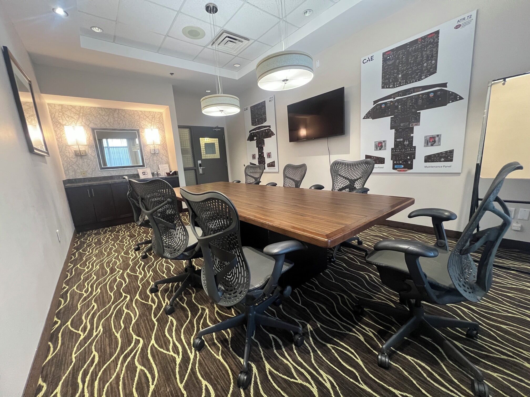 Photo - Hilton Garden Inn Montreal Airport