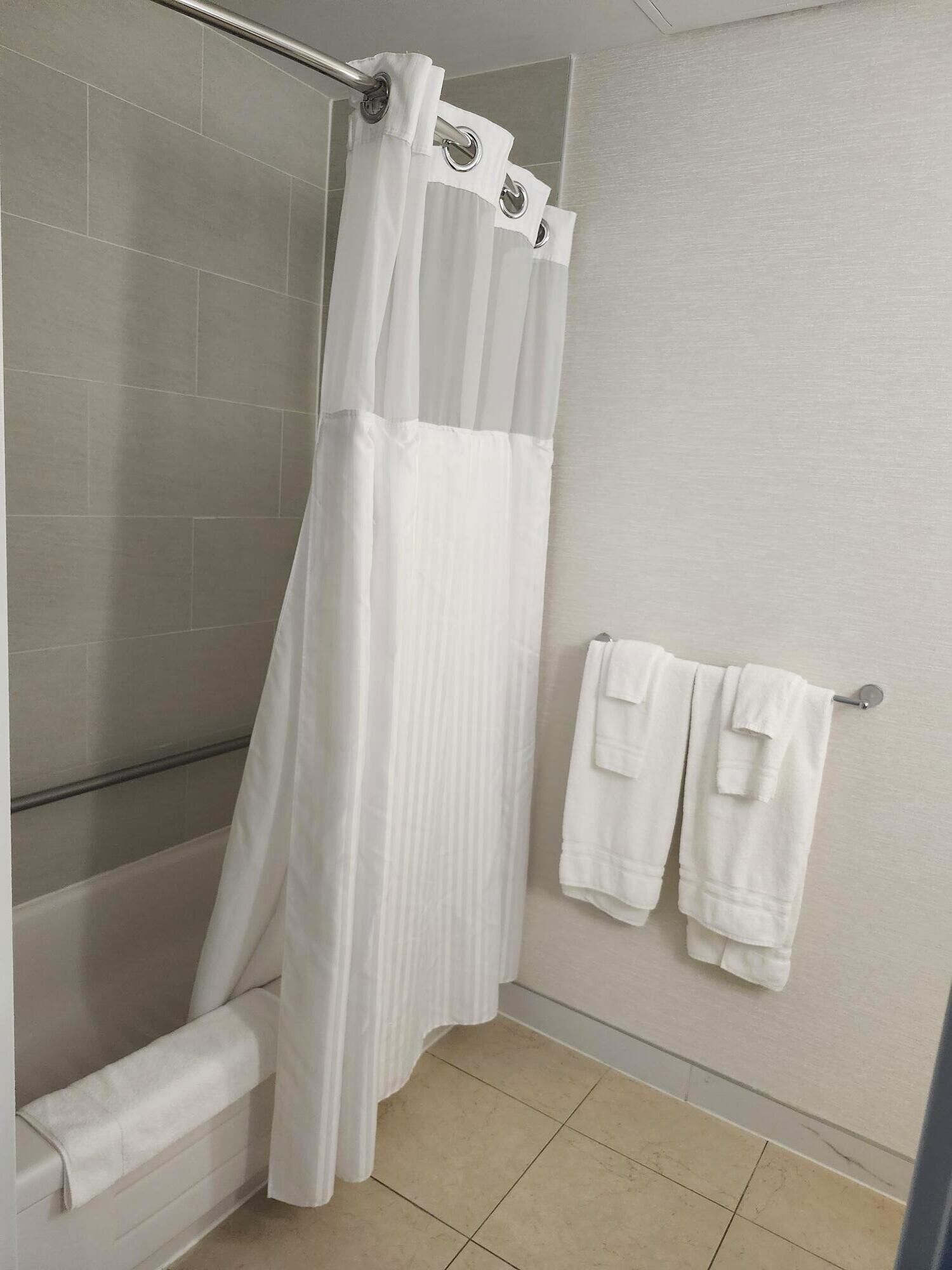 Foto - Hilton Garden Inn Montreal Airport