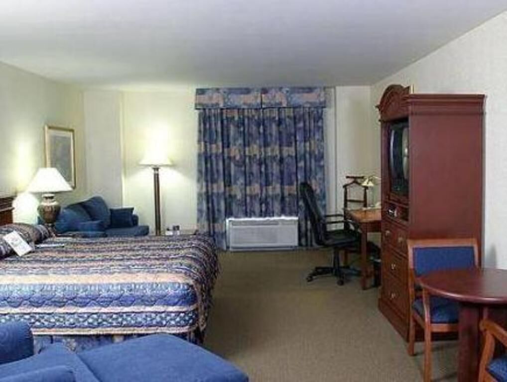 1 bedroom, in-room safe, desk, blackout curtains