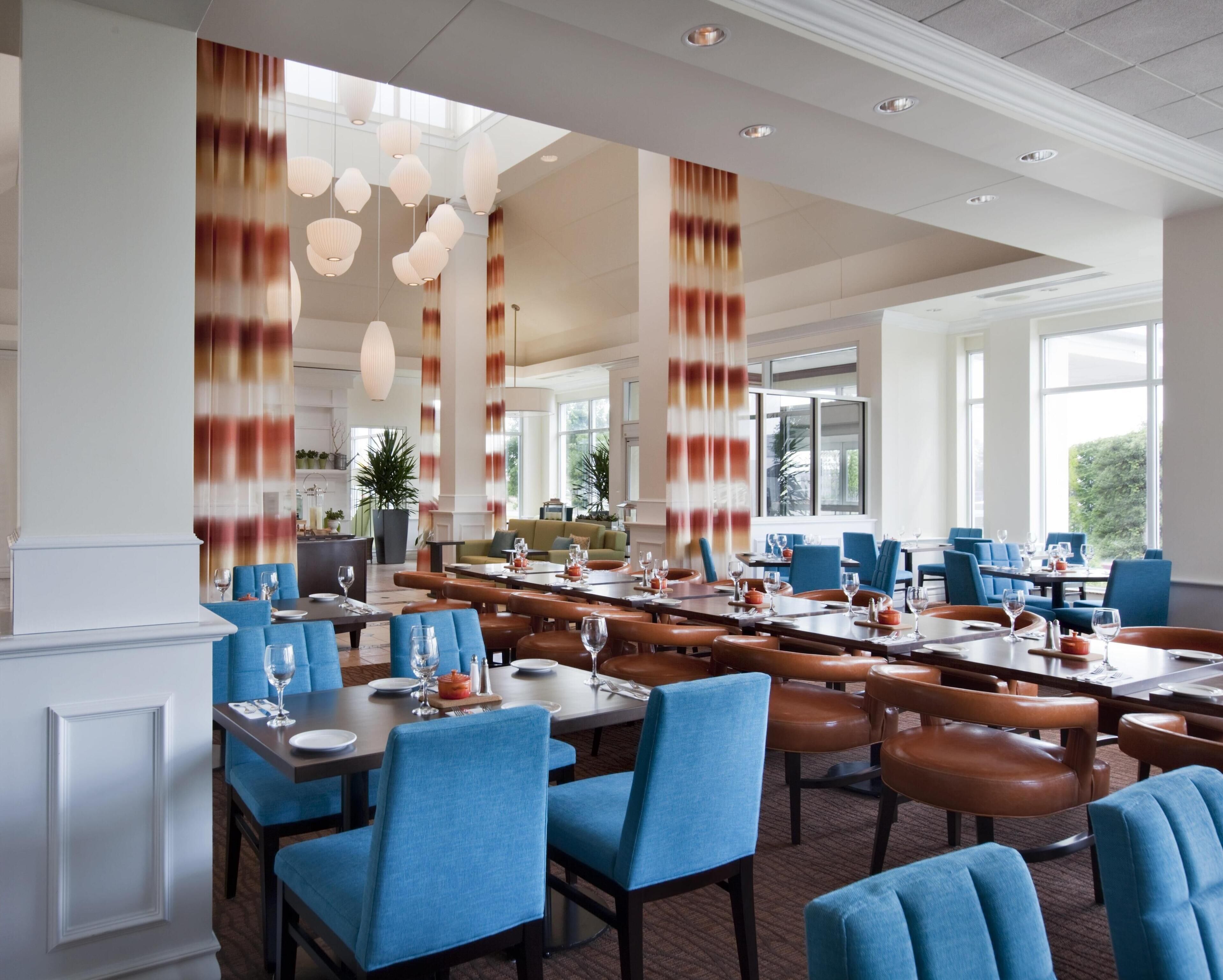 Photo - Hilton Garden Inn Montreal Airport