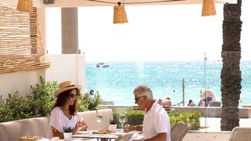 International cuisine, sea views