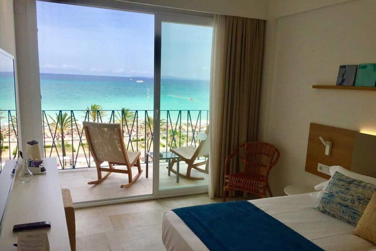 In-room safe, blackout curtains, soundproofing, free WiFi