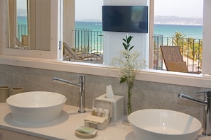 Junior Suite, Balcony, Sea View | Bathroom sink
