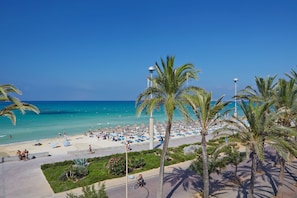 Double Room, Balcony, Sea View | In-room safe, blackout curtains, soundproofing, free WiFi