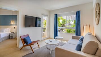 Deluxe Suite, Sea View | Hypo-allergenic bedding, in-room safe, free cots/infant beds, travel cot