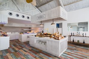 2 Restaurants, Frühstück, Abendessen, internationale Küche