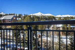 Mountain view - Trails End Condominiums by Great Western Lodging (Breckenridge)