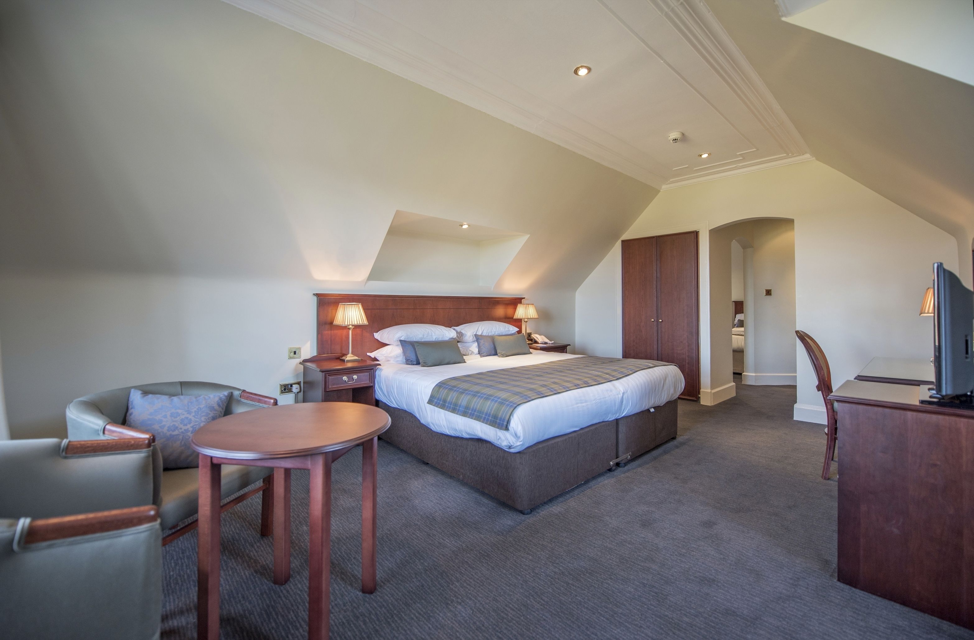 Superior Family / Quad Room, Garden View | Desk, iron/ironing board, free WiFi, bed sheets