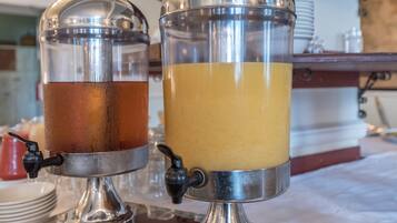 Daily full breakfast (GBP 14.50 per person)