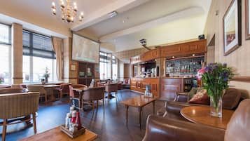 Bar (en el alojamiento)