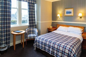 In-room safe, desk, iron/ironing board, free WiFi - The Royal Hotel (Oban)