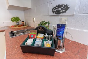 Standardzimmer, Nichtraucher, Kochnische (Studio Unit) | Badezimmer | Dusche, Haartrockner, Handtücher, Seife