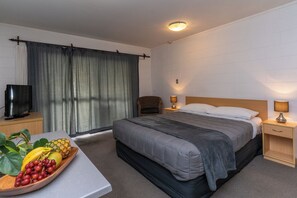 Standardzimmer, Nichtraucher, Kochnische (Studio Unit) | Hochwertige Bettwaren, Bügeleisen/Bügelbrett, kostenloses WLAN
