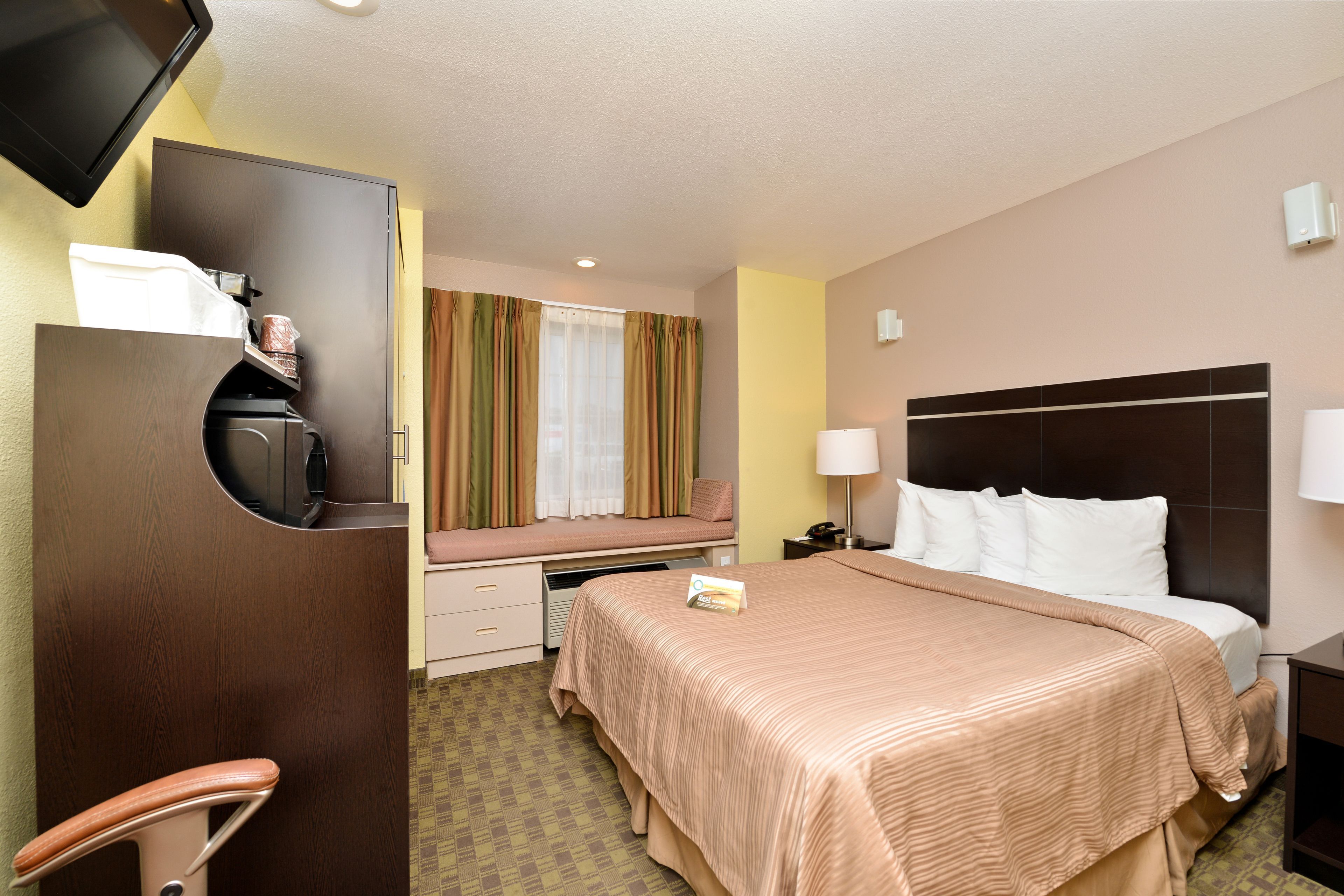 Desk, iron/ironing board, free WiFi, bed sheets