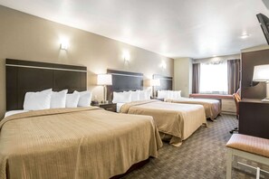 Desk, iron/ironing board, free WiFi, bed sheets - Quality Inn & Suites Elko (Elko)
