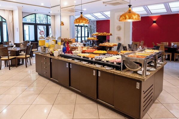 Free daily buffet breakfast - Intercity São Paulo Berrini (São Paulo)
