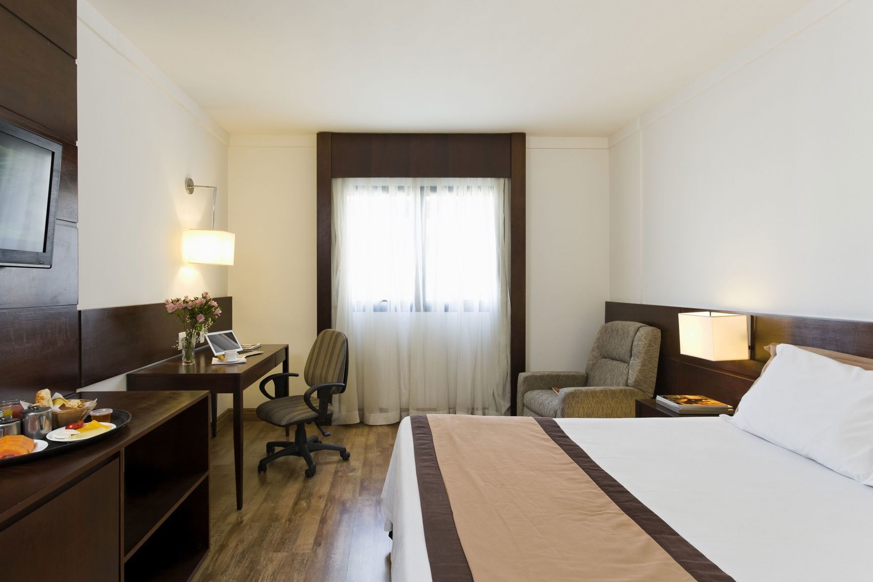 Minibar, in-room safe, desk, soundproofing