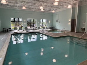 Indoor pool, sun loungers