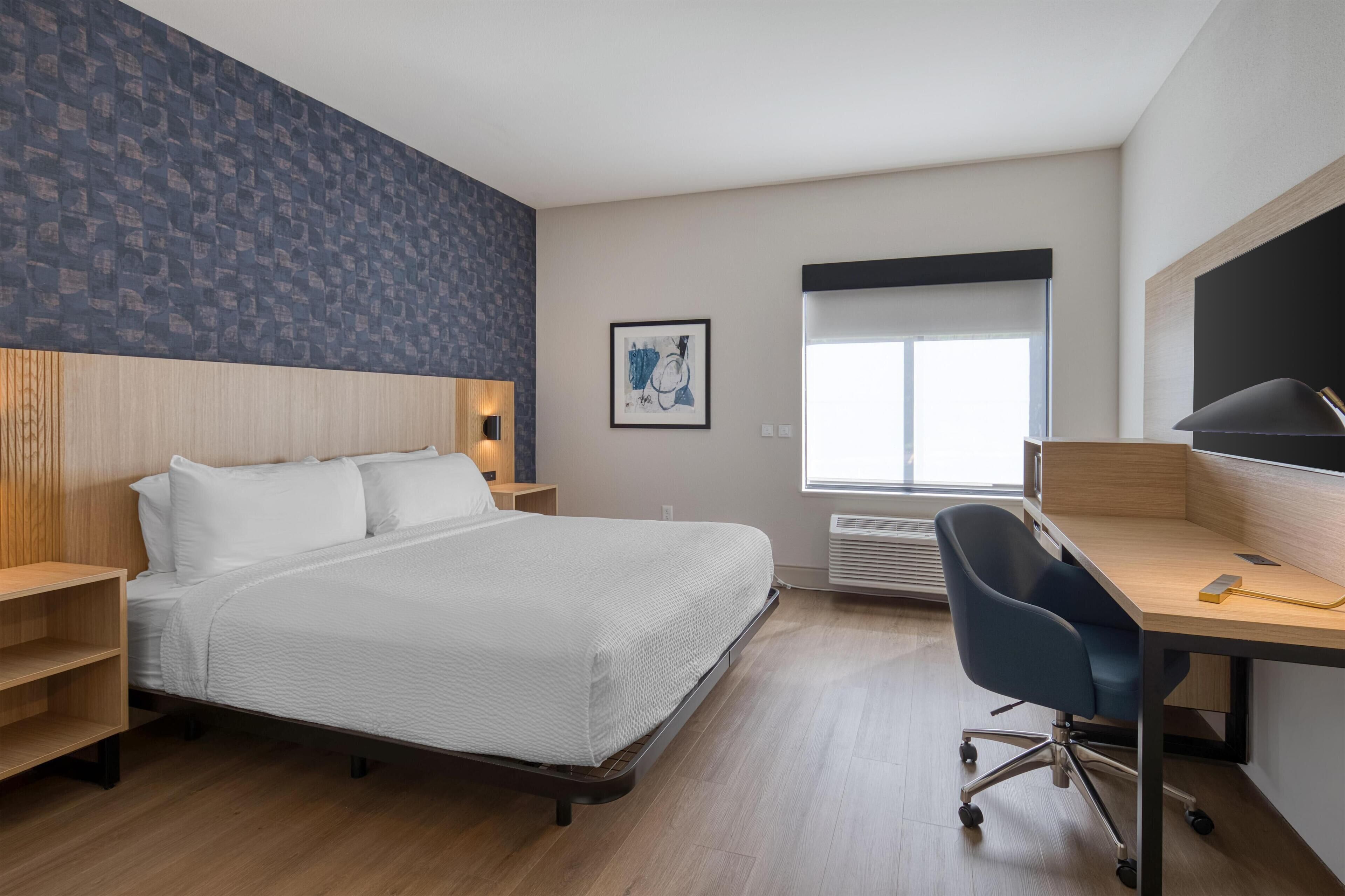 Desk, iron/ironing board, free cots/infant beds, rollaway beds