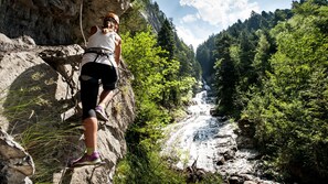 Escalade sur rocher en plein air