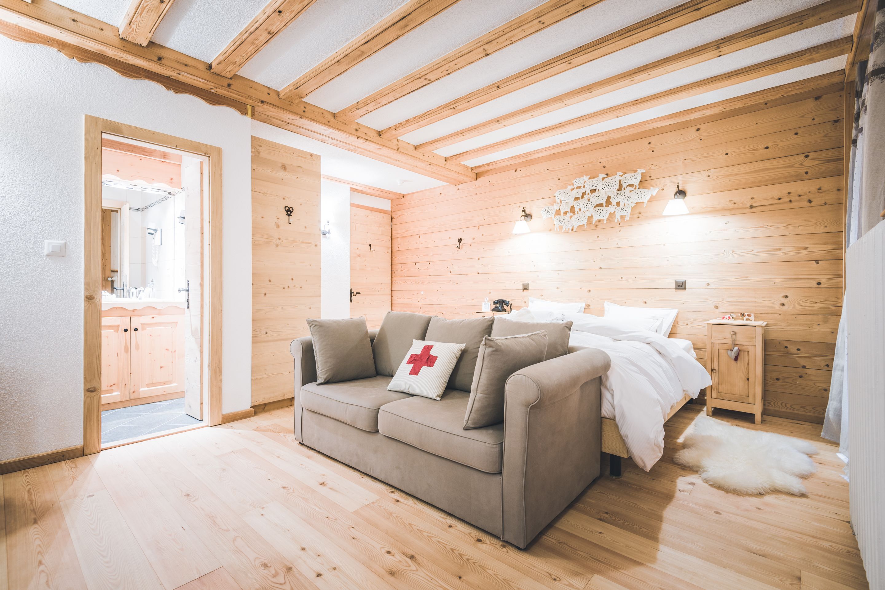 premium double room, terrace | 1 bedroom, minibar, in-room safe, desk