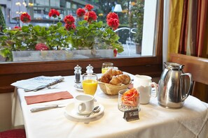 Desayuno buffet incluido todos los días