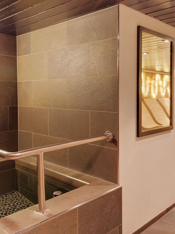 Indoor spa tub