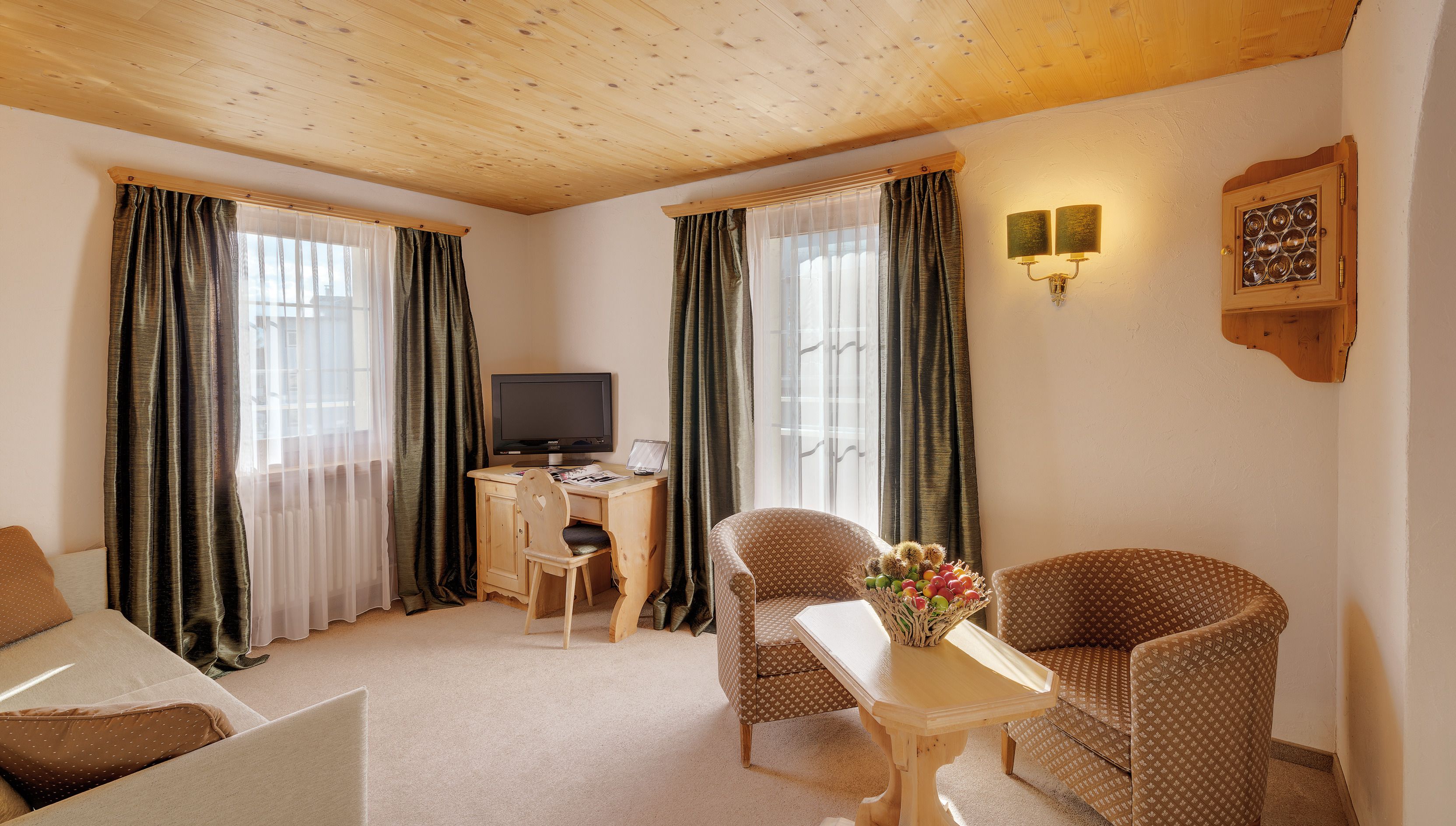 superior double room | hypo-allergenic bedding, minibar, in-room safe, desk