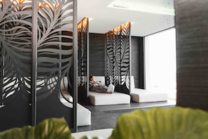 Behandlungsräume für Paare, Sauna, Whirlpool, Dampfbad