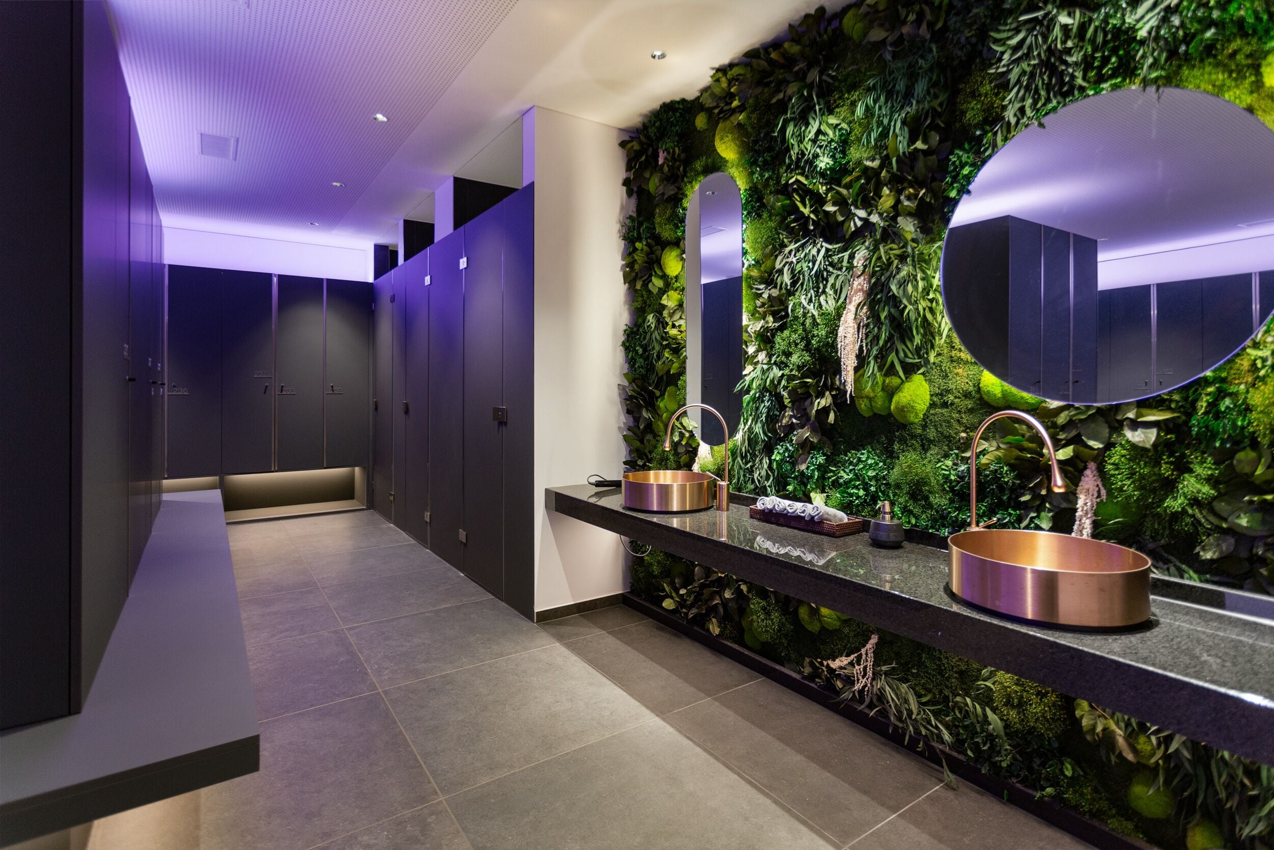 couples treatment room(s), sauna, hot tub, steam room, massages