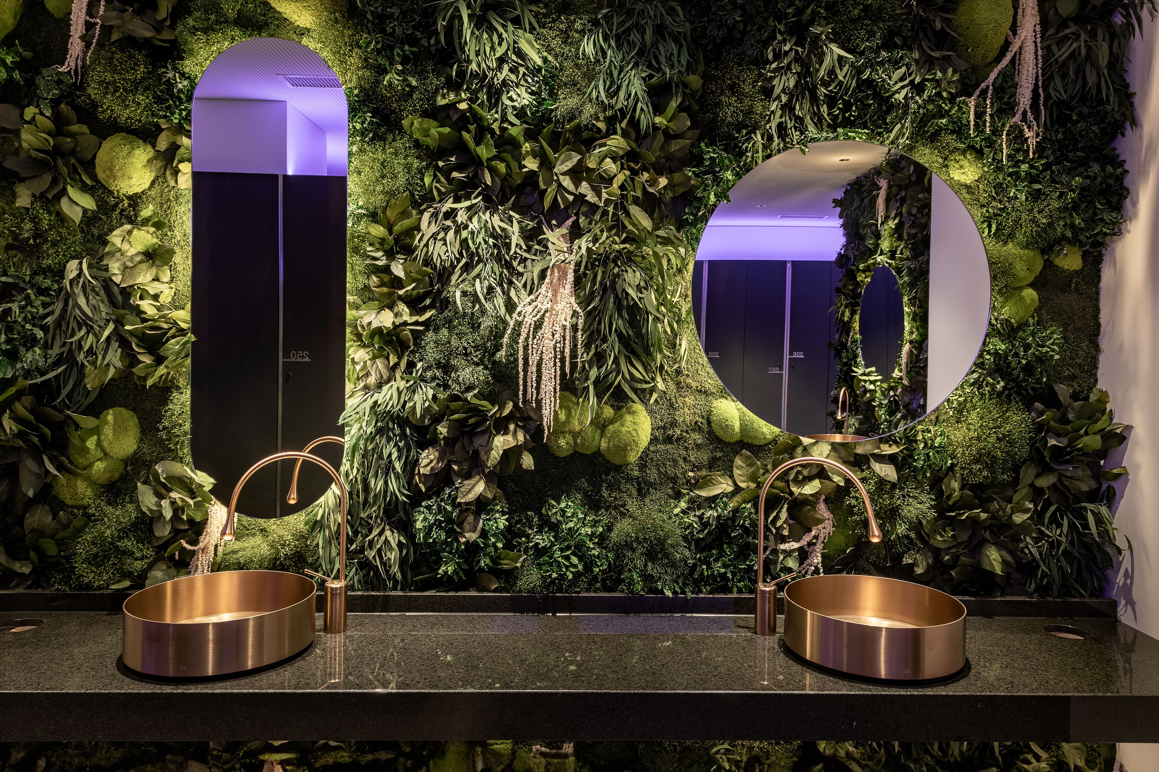 couples treatment room(s), sauna, hot tub, steam room, massages