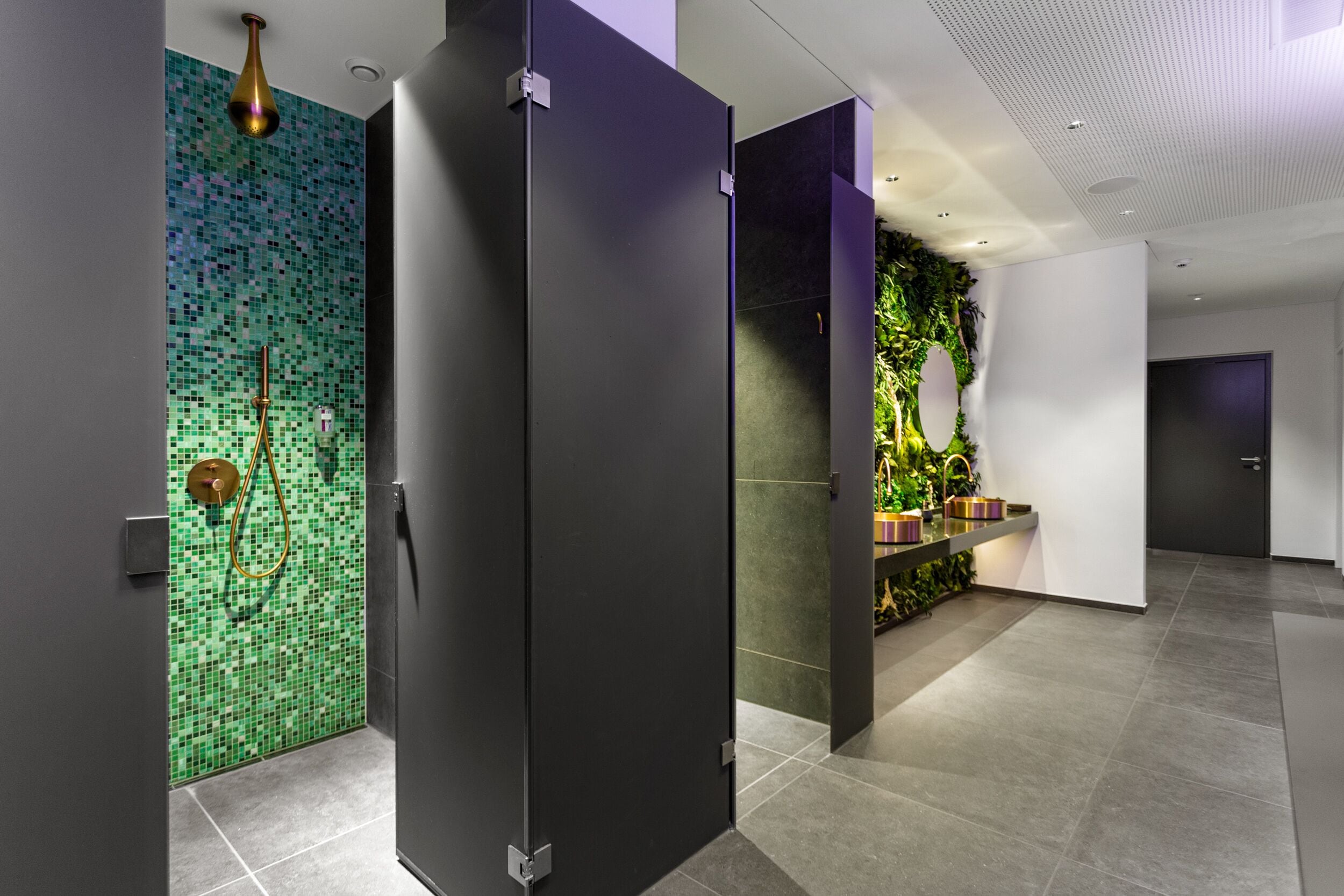 couples treatment room(s), sauna, hot tub, steam room, massages