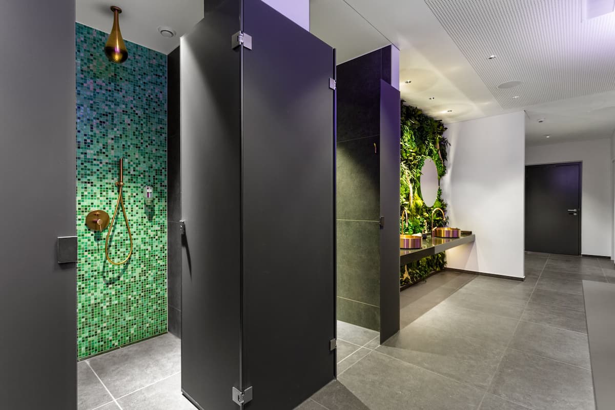 couples treatment room(s), sauna, hot tub, steam room, massages