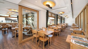Restaurant - Jungfrau Lodge Swiss Mountain (Grindelwald)