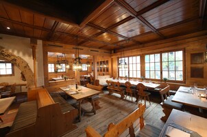 4 restaurants, breakfast, lunch, dinner served; international cuisine