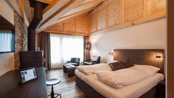 Alpine Loft | Allergikerbettwaren, Daunenbettdecken, Zimmersafe, Schreibtisch