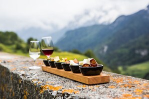 2 restaurants, breakfast, lunch, dinner served; German cuisine