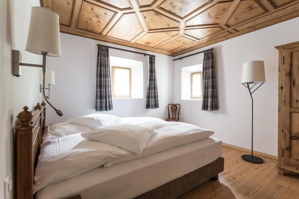 hypo-allergenic bedding, in-room safe, individually furnished, desk