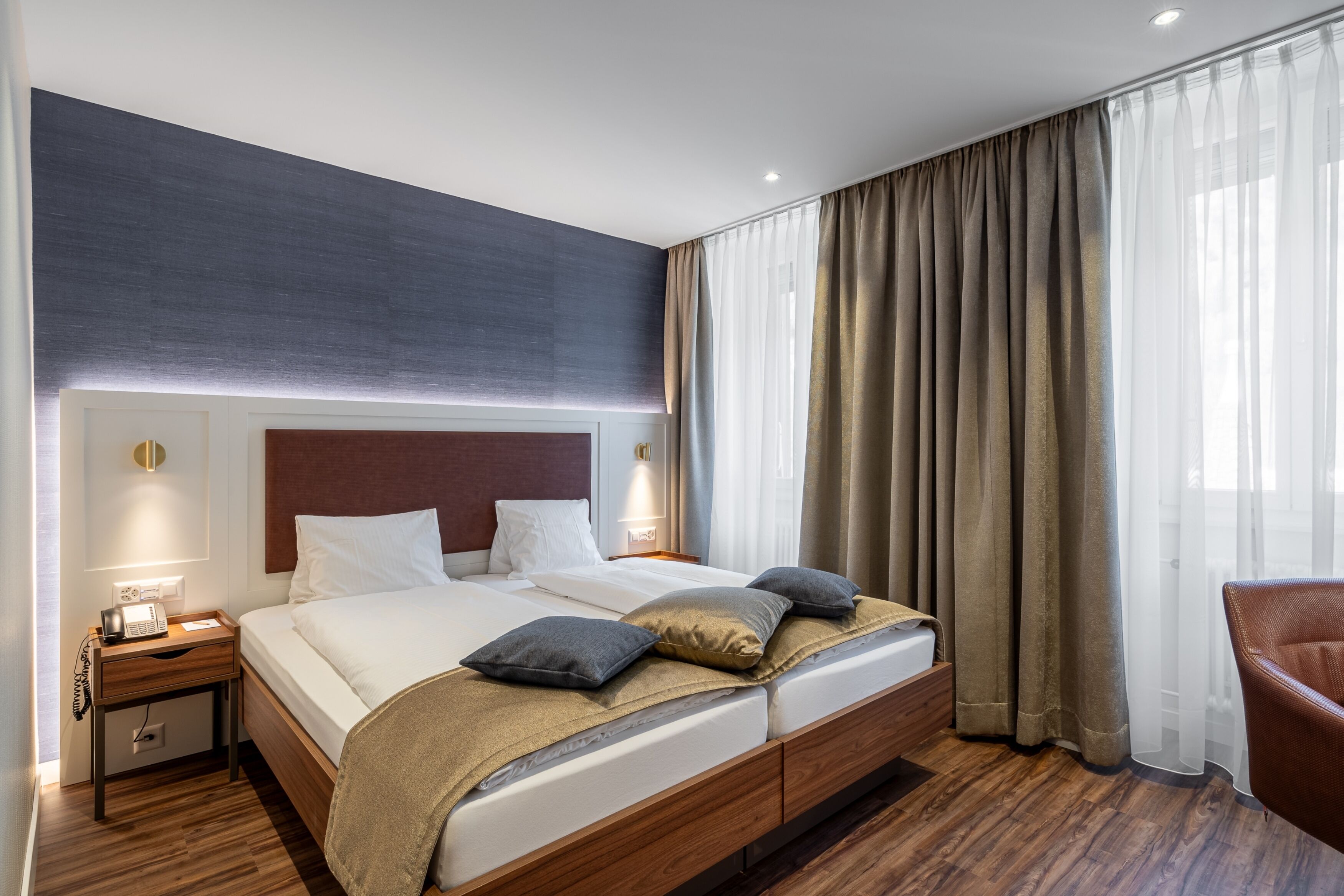 twin room | 1 bedroom, in-room safe, individually decorated, individually furnished