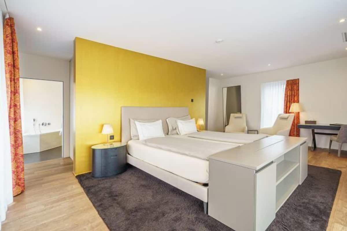 1 bedroom, minibar, in-room safe, individually decorated