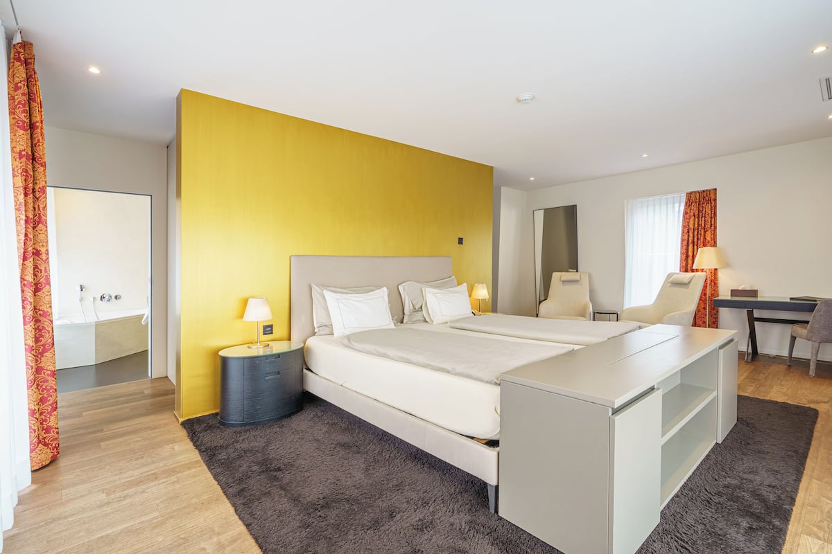 Junior Suite (Panorama South) | Hypo-allergenic bedding available, in-room safe, desk, soundproofing