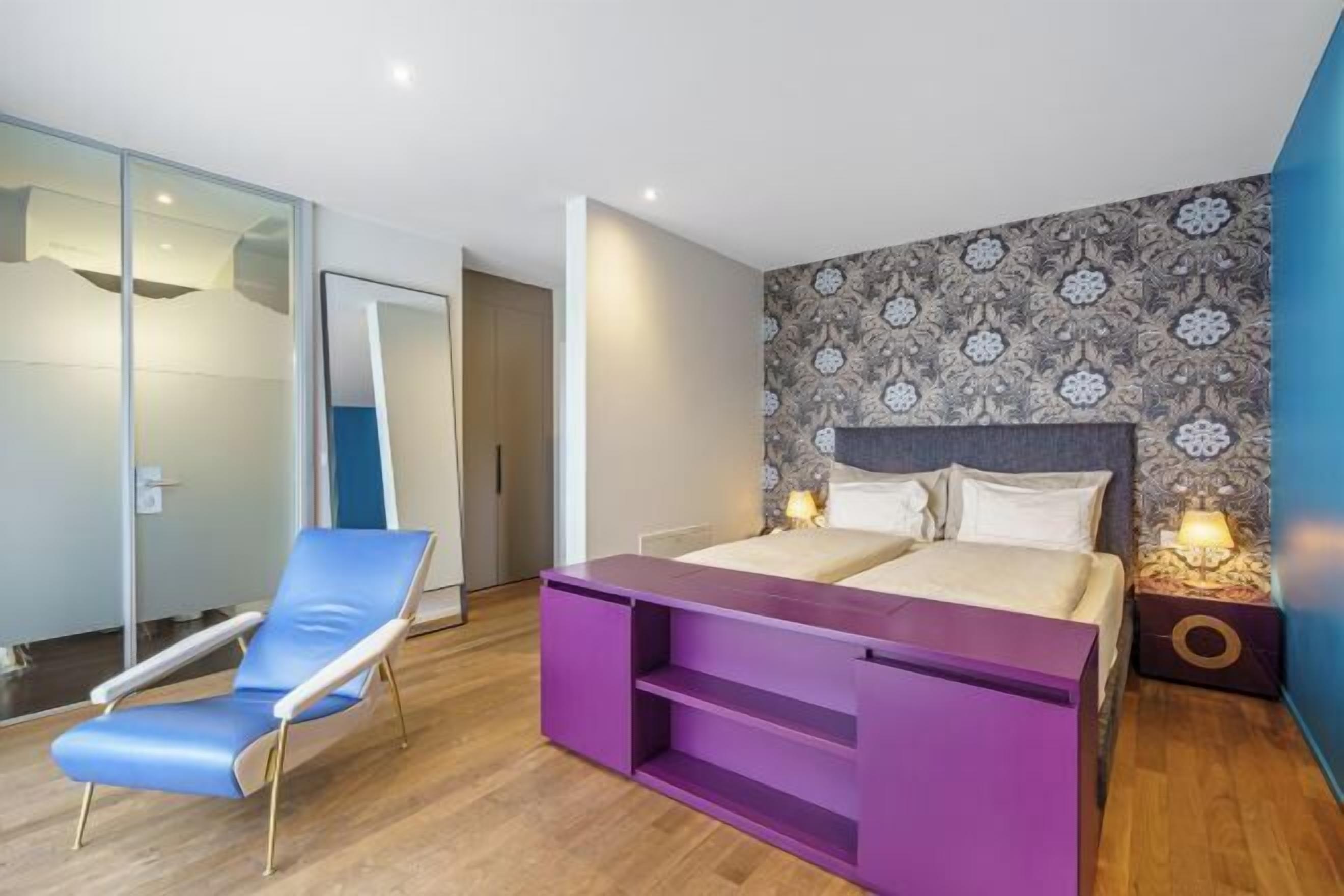 Minibar, in-room safe, individually decorated, individually furnished