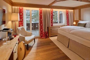 1 chambre, minibar, coffres-forts dans les chambres, bureau