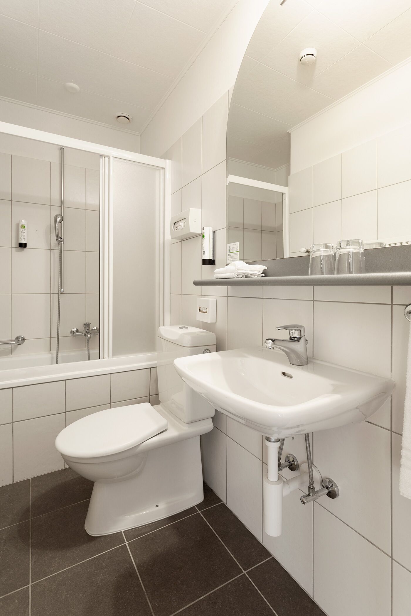 panoramic double room, balcony, lake view | bathroom | shower, hair dryer, towels