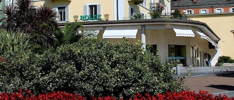 Mặt tiền nơi lưu trú