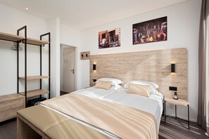 Panoramic Double Room, Balcony, Lake View | In-room safe, desk, iron/ironing board, free WiFi - Hotel DU LAC Locarno (Locarno)
