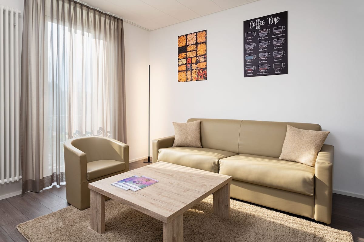 junior studio suite | living area | tv