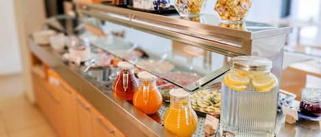 Daily buffet breakfast for a fee